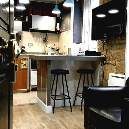 Bonaparte, Bienvenue Dans Le Quartier Du Port, Le Quartier De Avec Son Ambiance Estivale Qui Respire Les Vacances, Rafraichissement Garantie Pour Arrivee Toute En Douceur Appartamento