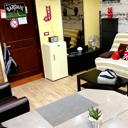 Bonaparte, Bienvenue Dans Le Quartier Du Port, Le Quartier De Avec Son Ambiance Estivale Qui Respire Les Vacances, Rafraichissement Garantie Pour Arrivee Toute En Douceur * Nizza