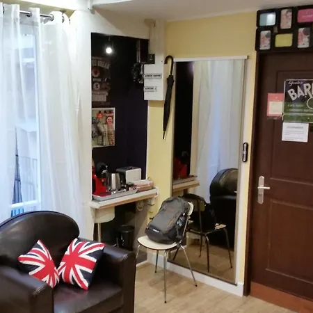Bonaparte, Bienvenue Dans Le Quartier Du Port, Le Quartier De Avec Son Ambiance Estivale Qui Respire Les Vacances, Rafraichissement Garantie Pour Arrivee Toute En Douceur *