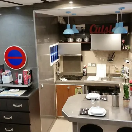 Bonaparte, Bienvenue Dans Le Quartier Du Port, Le Quartier De Avec Son Ambiance Estivale Qui Respire Les Vacances, Rafraichissement Garantie Pour Arrivee Toute En Douceur